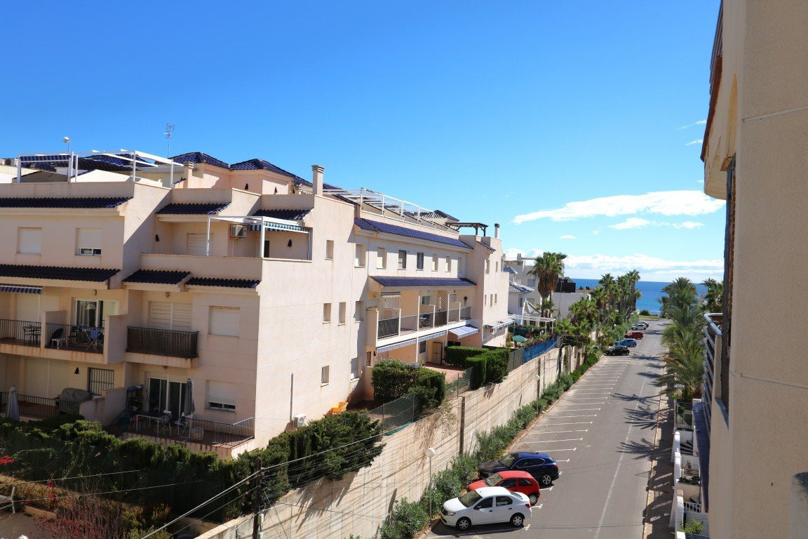 Apartment in Alicante - view 1