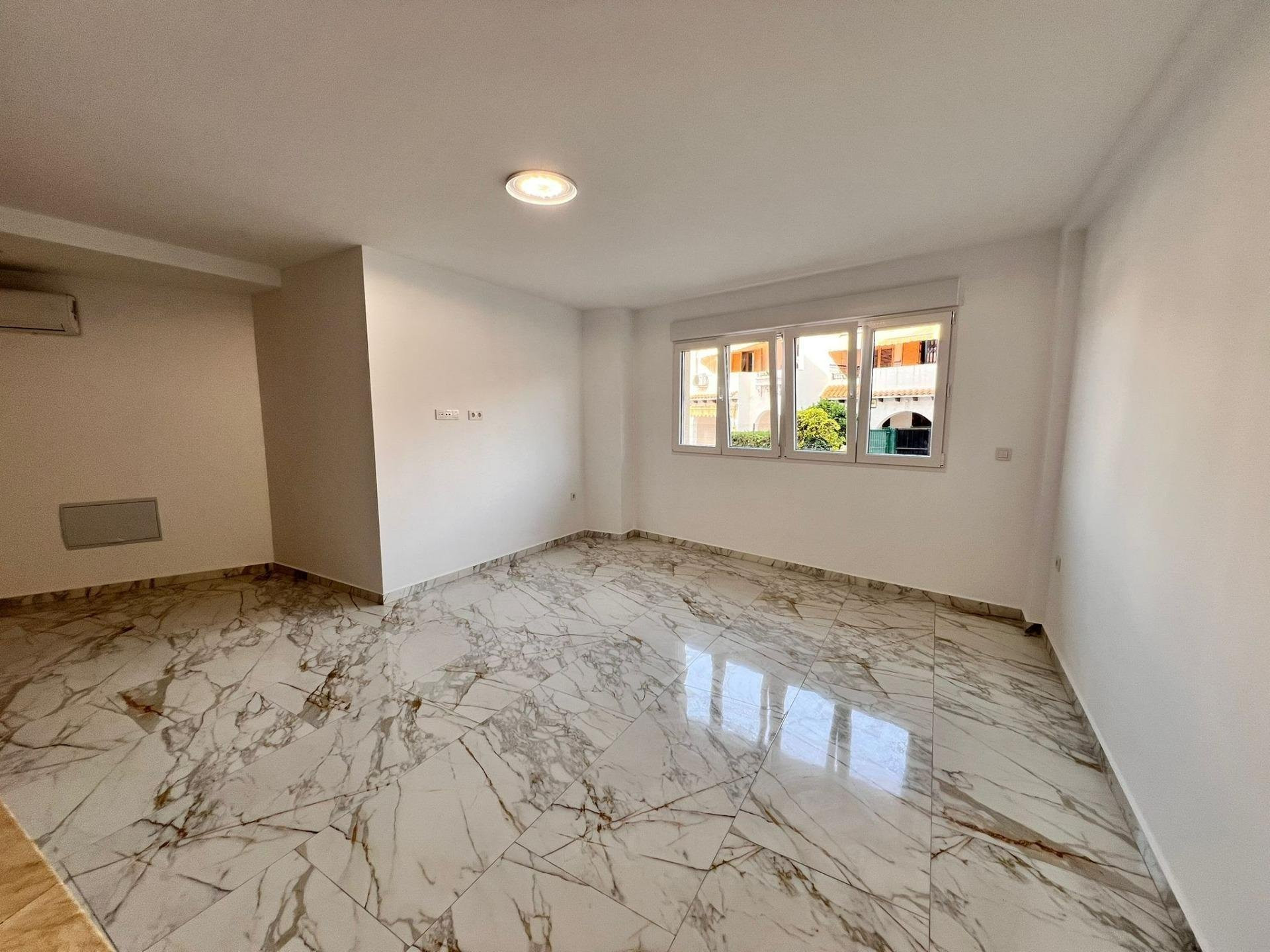 Apartment in Torrevieja - view 1