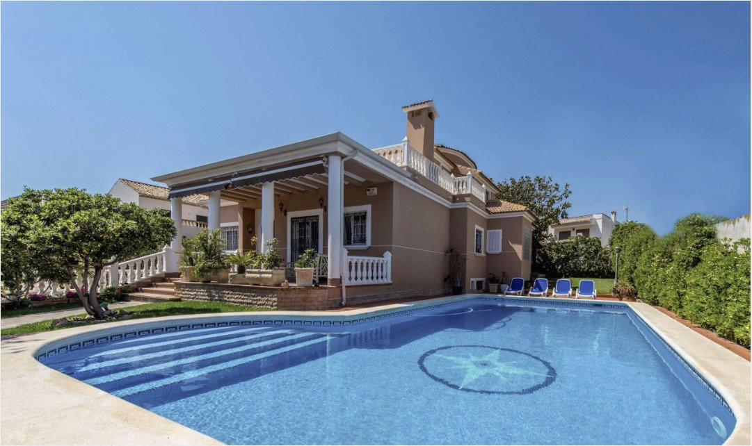 Villa in Alicante - view 1