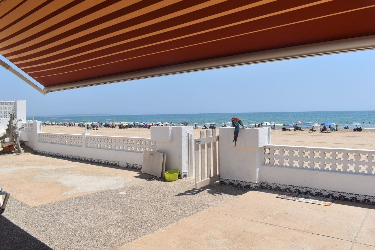 Villa in Alicante - view 1