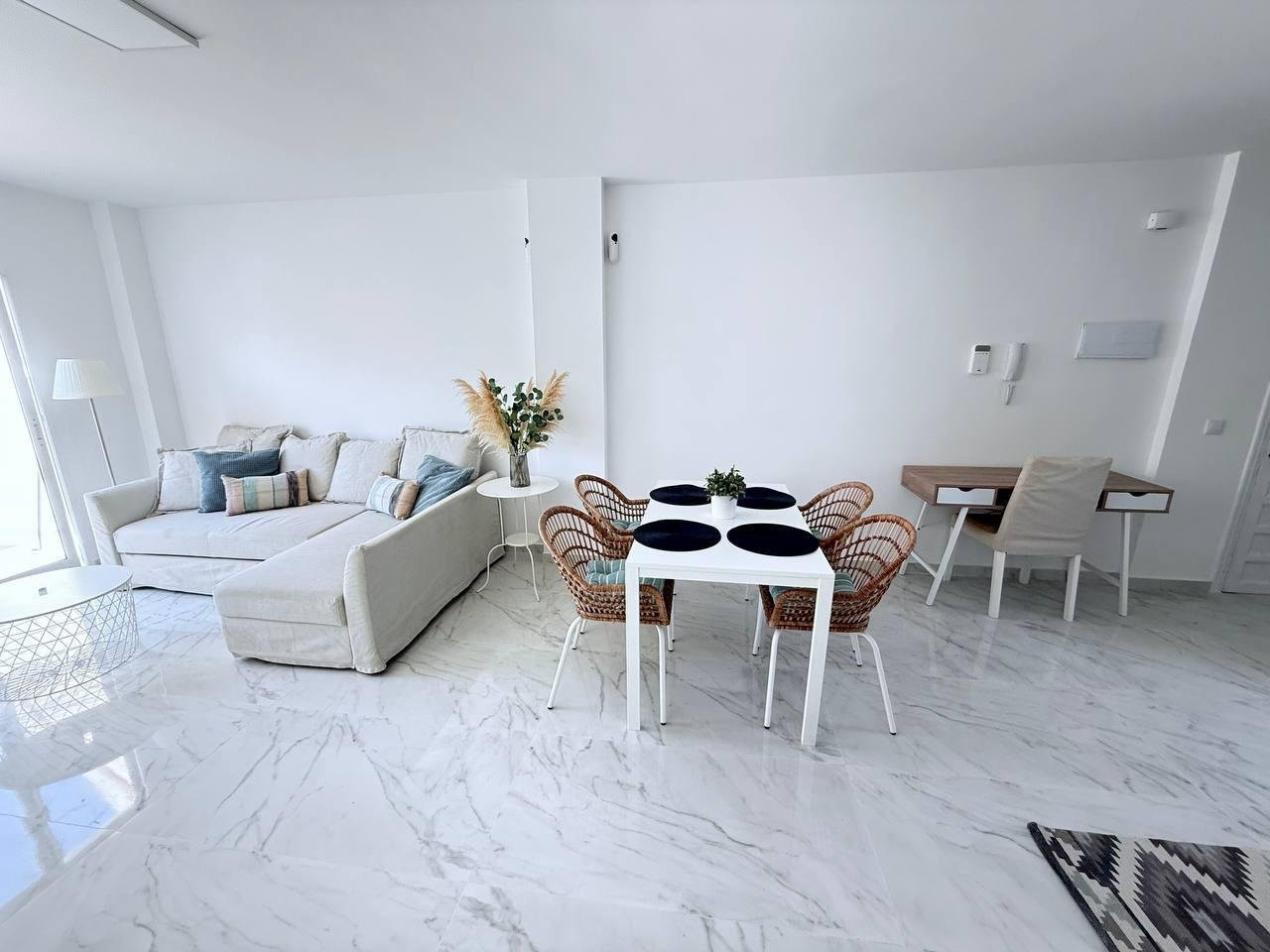 Apartment in Punta Prima - view 1