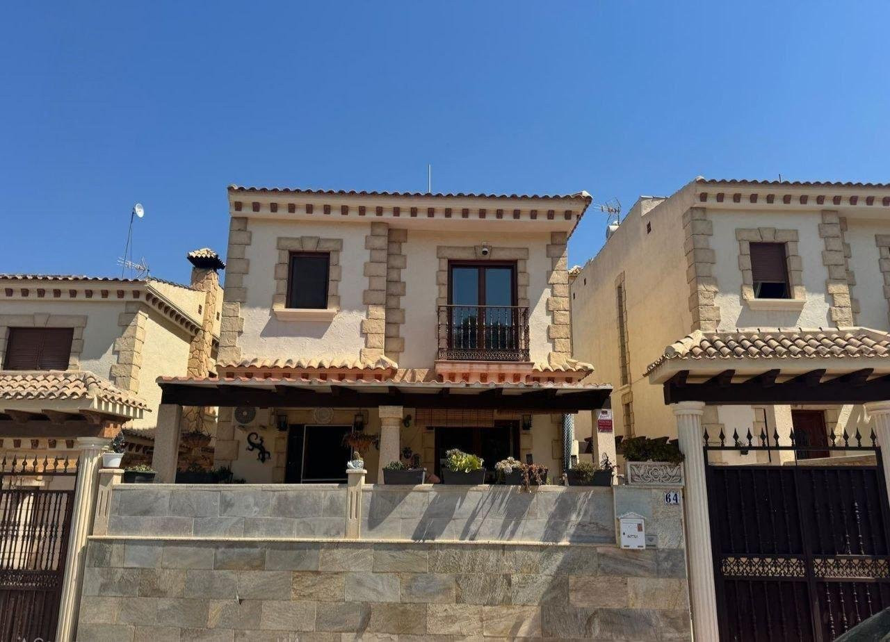 House in Bigastro - view 1