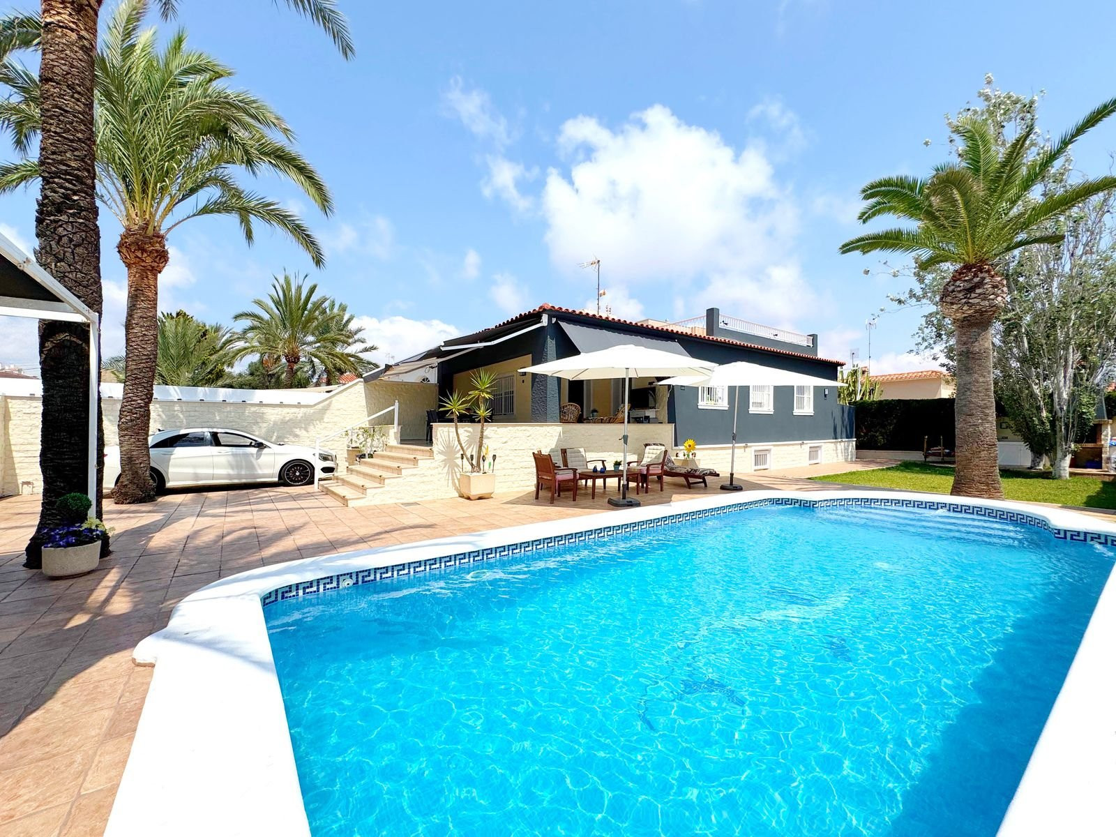 Villa in Punta Prima - view 1