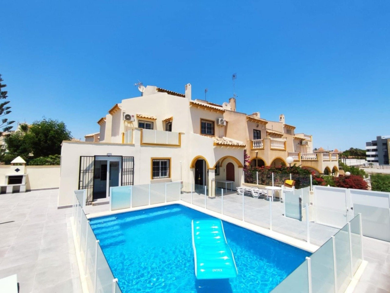 House in Urbanizacion los Balcones - view 1