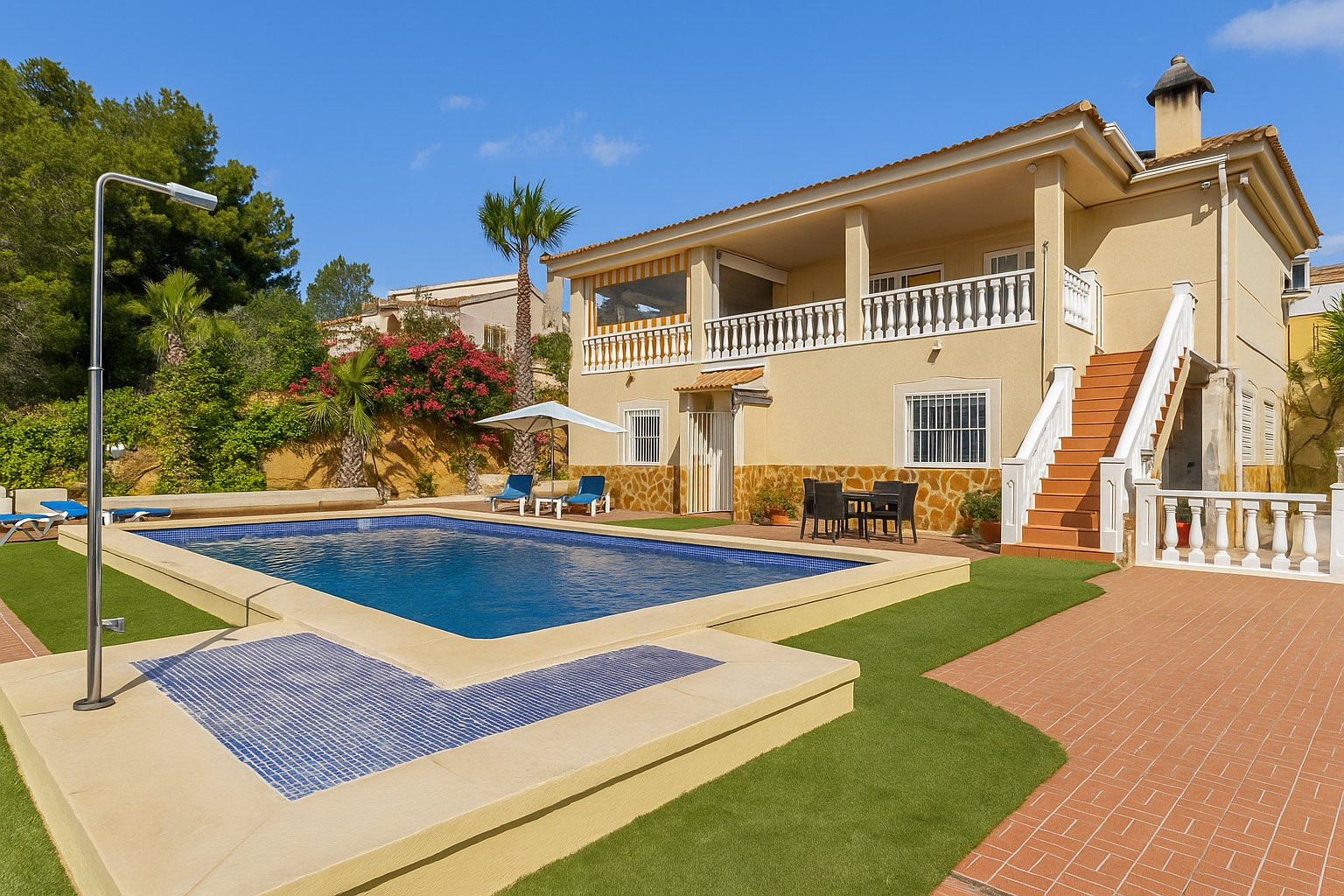 Villa in Alicante - view 1