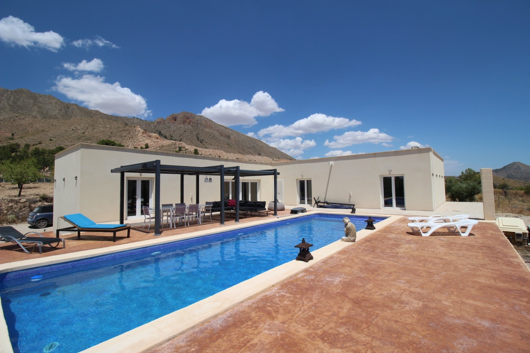Villa in Cabanillas - view 1