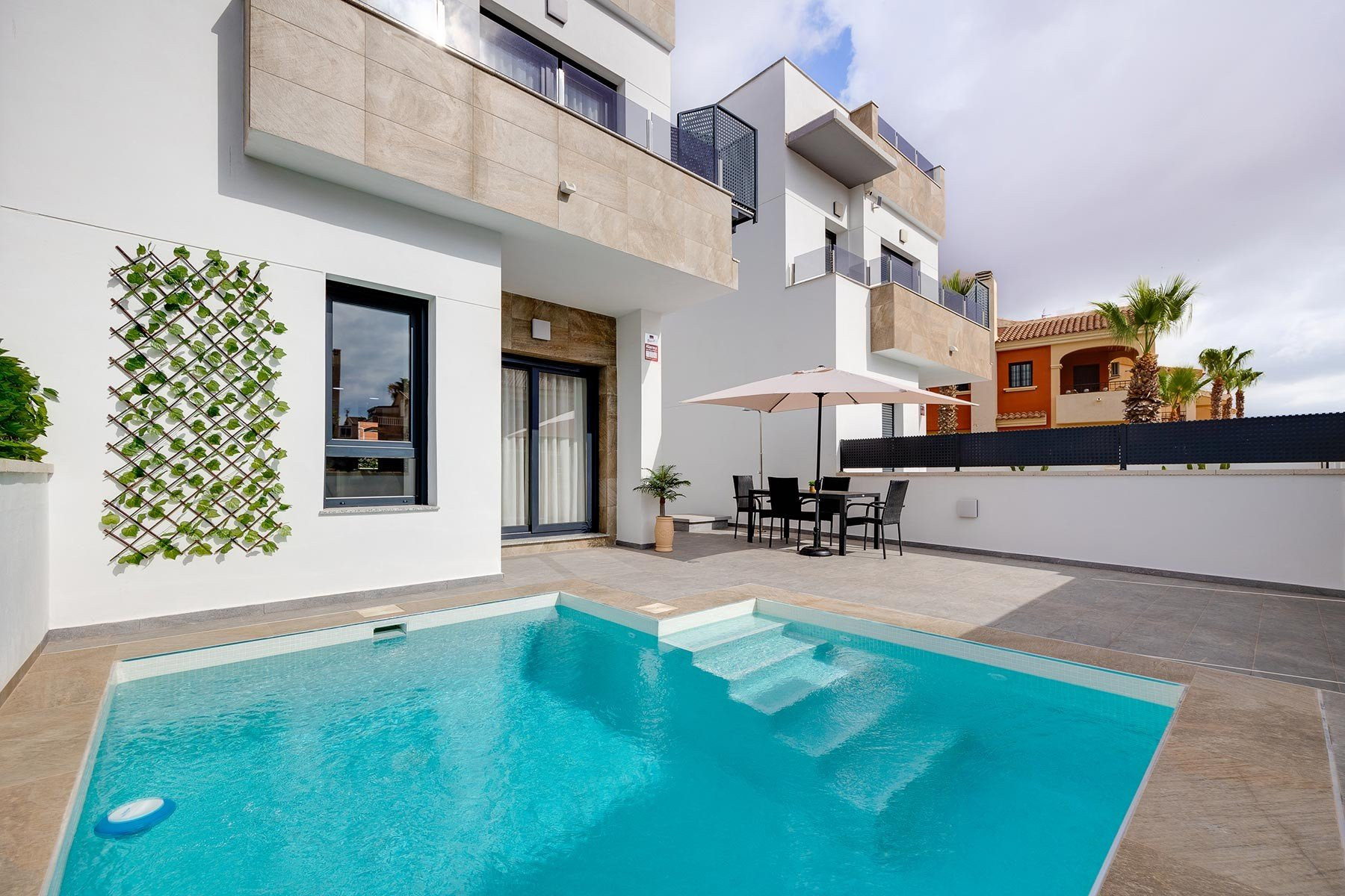 Villa in Torrevieja - view 1