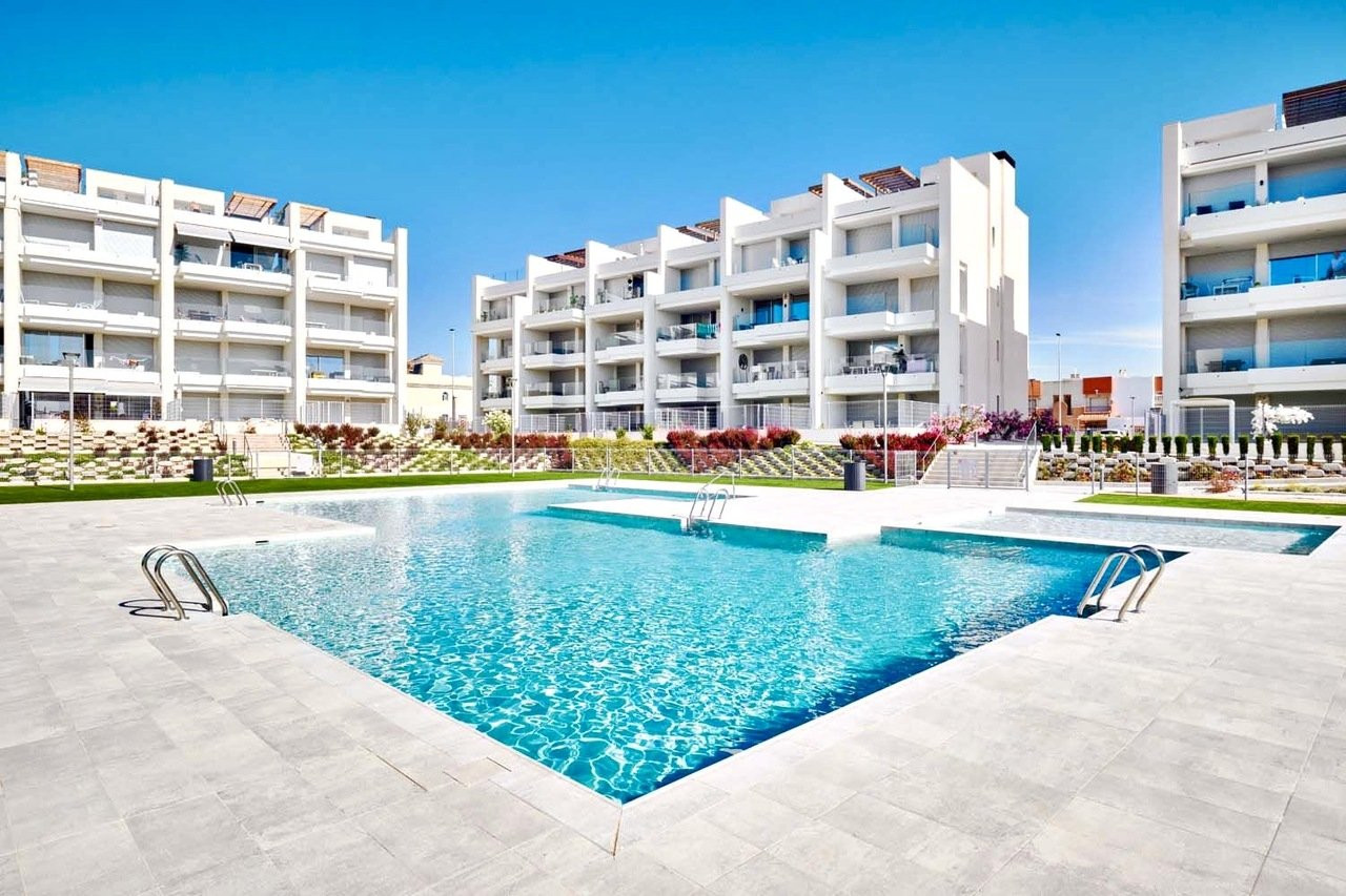 Apartment in Villamartin - view 1