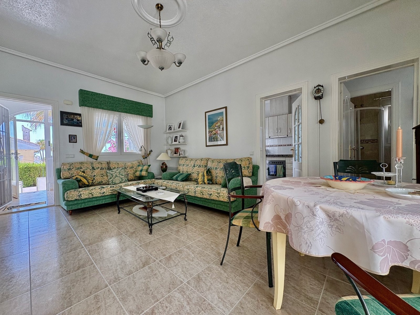 House in Alicante - view 1
