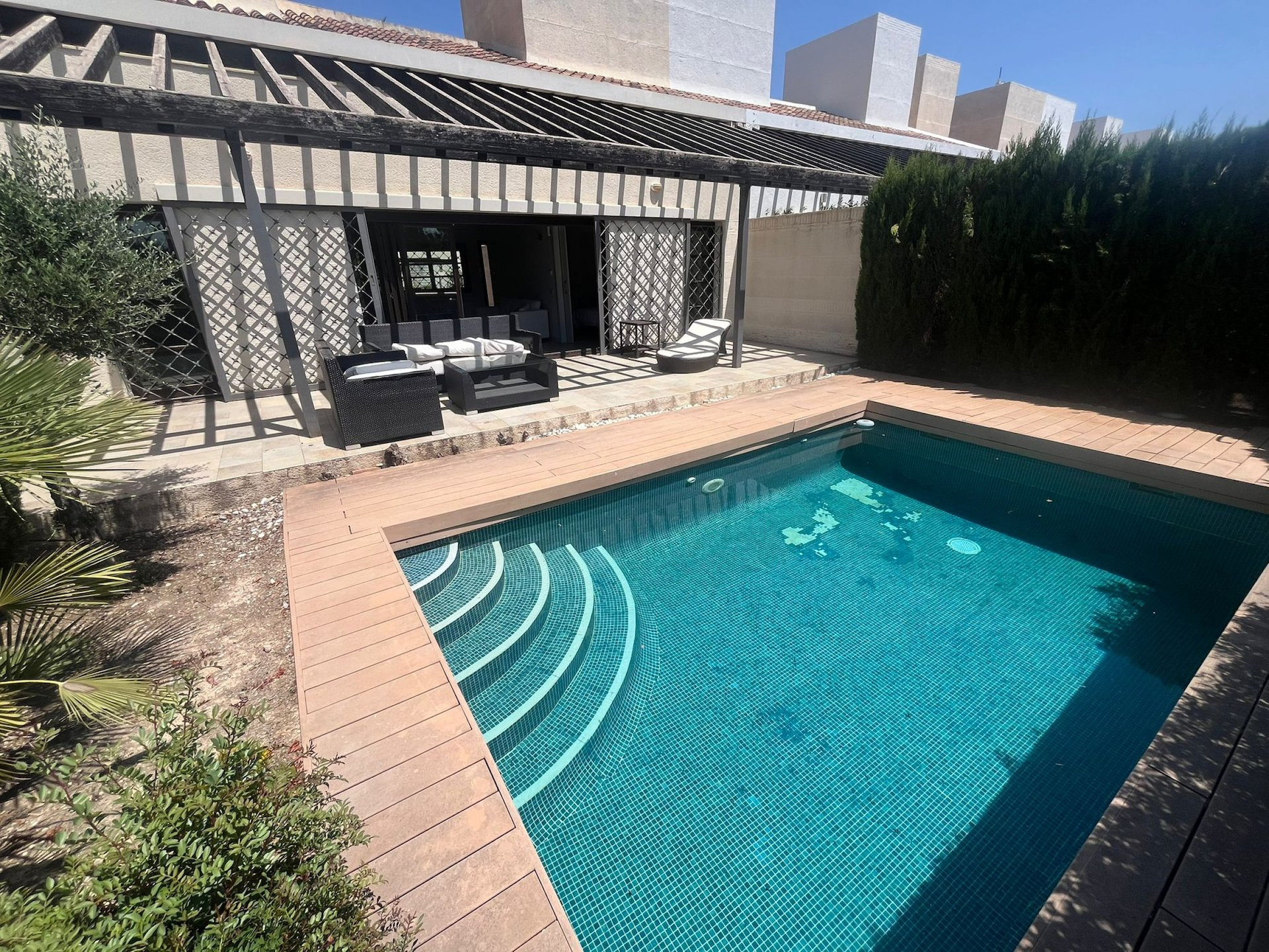 Villa in Santa Cruz - view 1