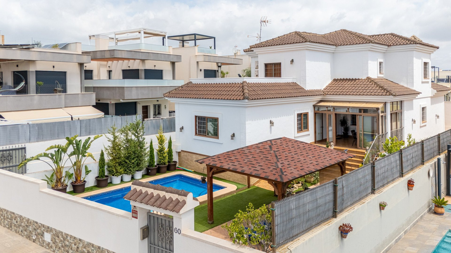 Villa in Los Montesinos - view 1