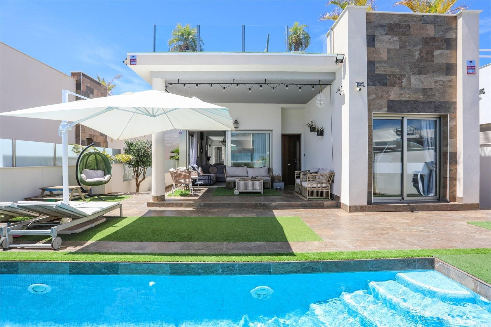 Villa in Urbanizacion los Balcones - view 1