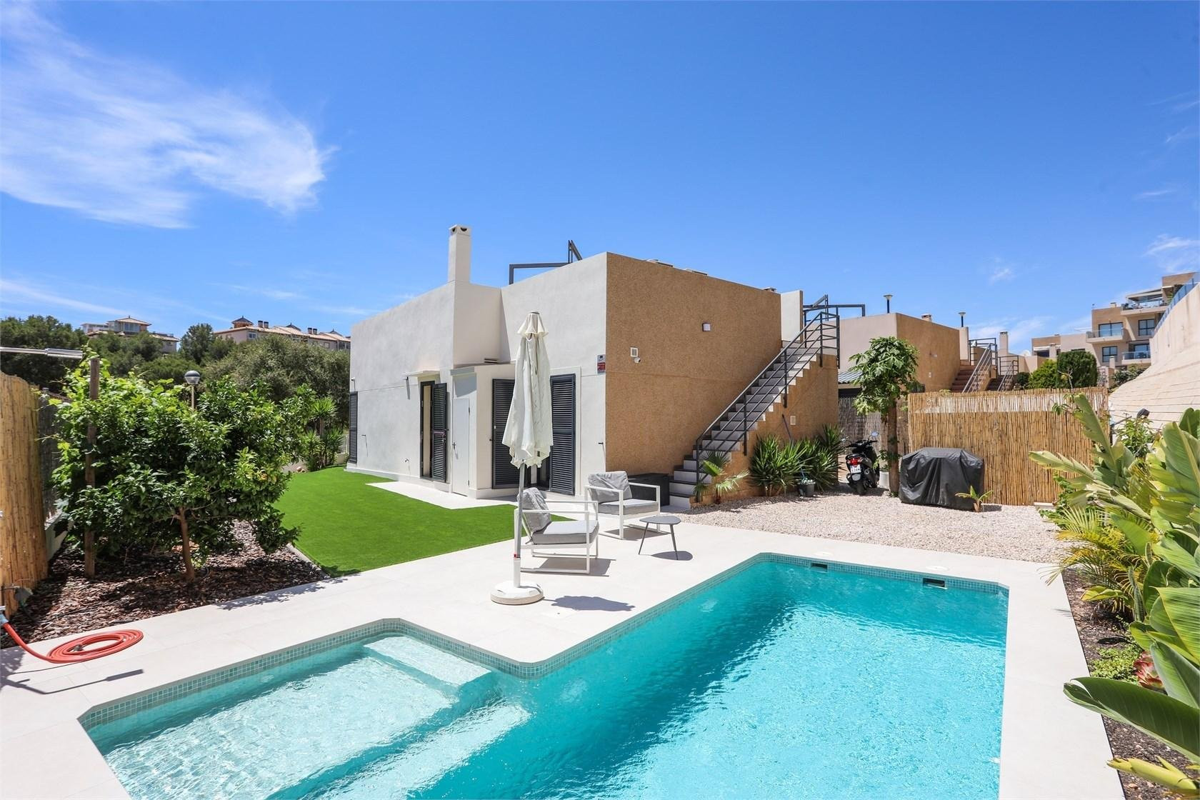 Villa in Urbanizacion los Balcones - view 1
