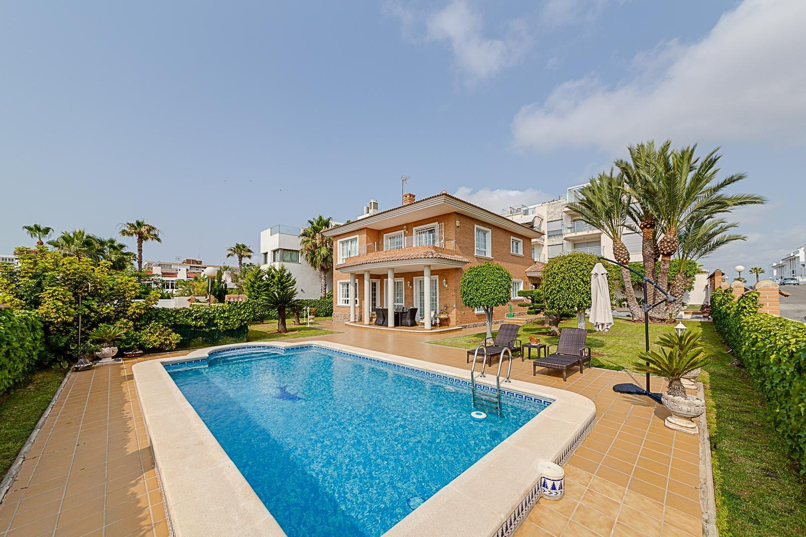Villa in Alicante - view 1