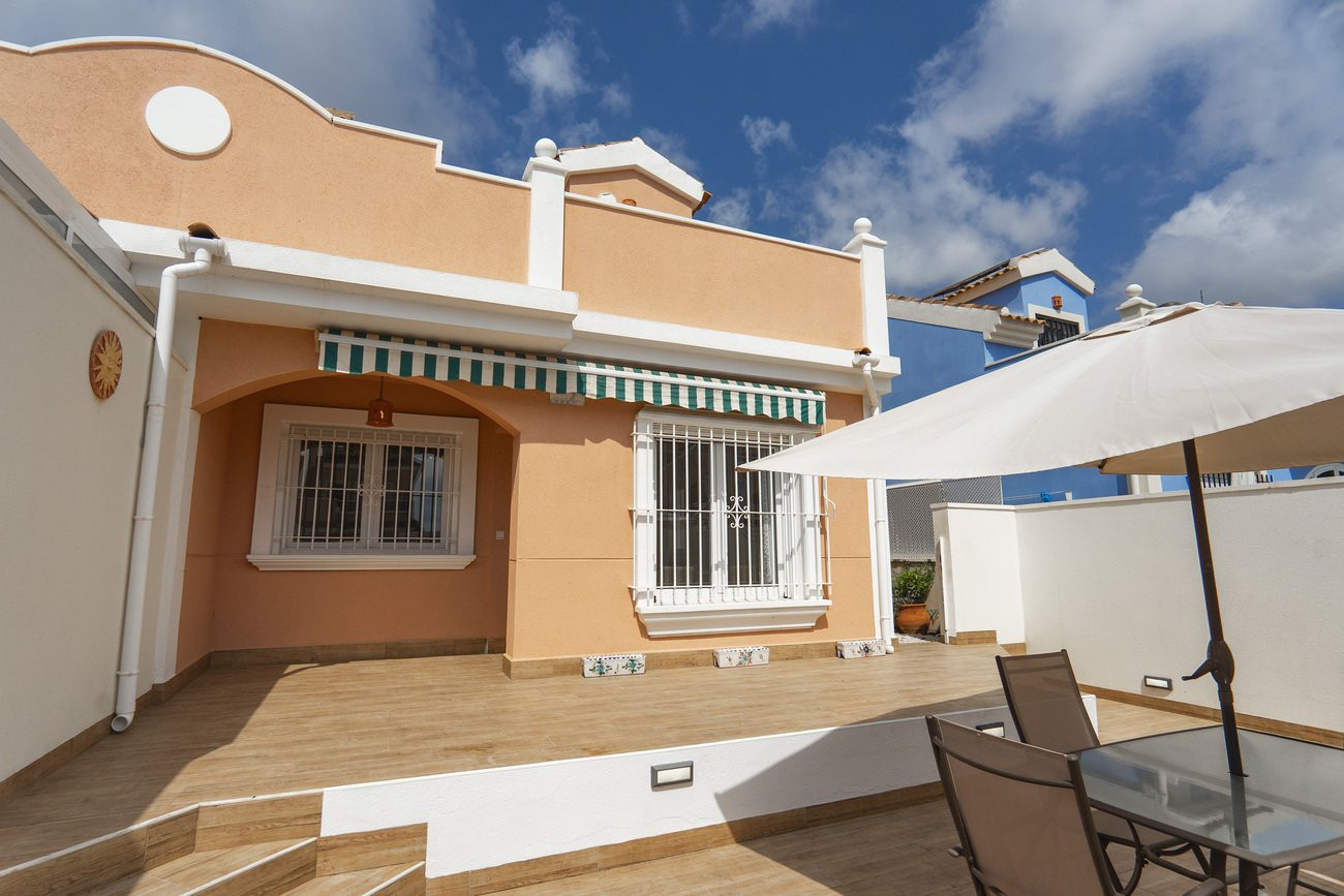 House in Urbanizacion los Balcones - view 1