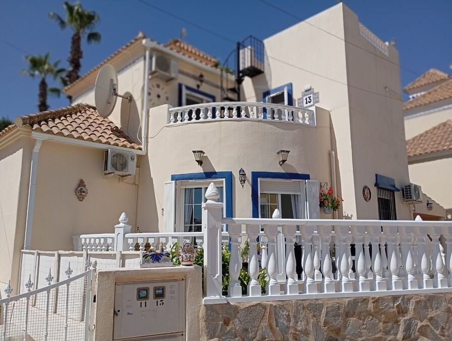 House in Villamartin - view 1