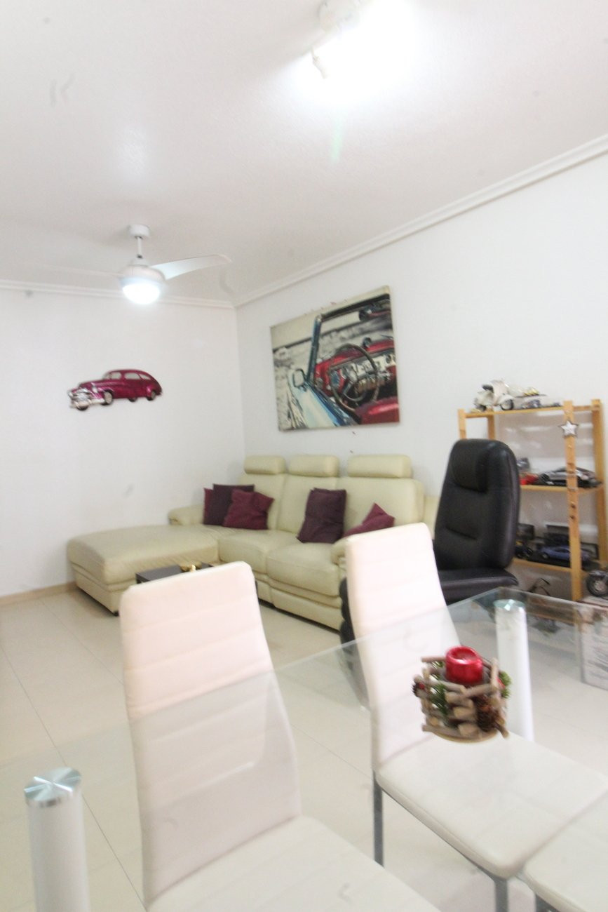 Apartment in Alicante - view 1