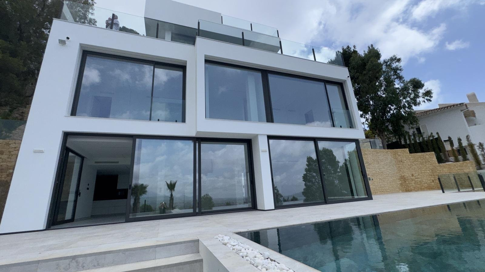 Villa in Altea - view 1