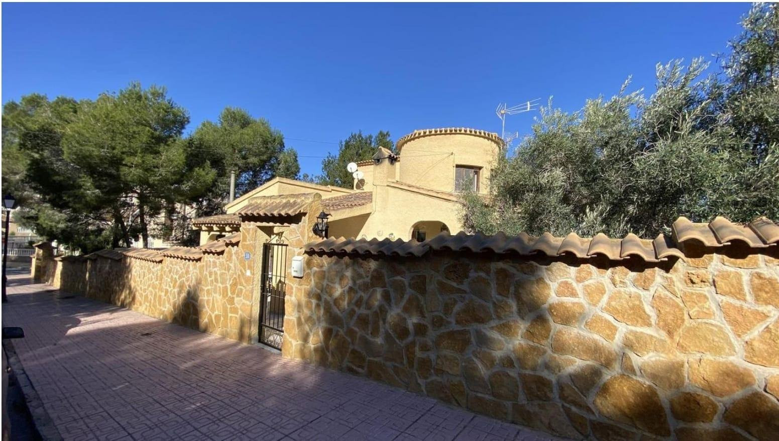 Villa in Urbanizacion los Balcones - view 1