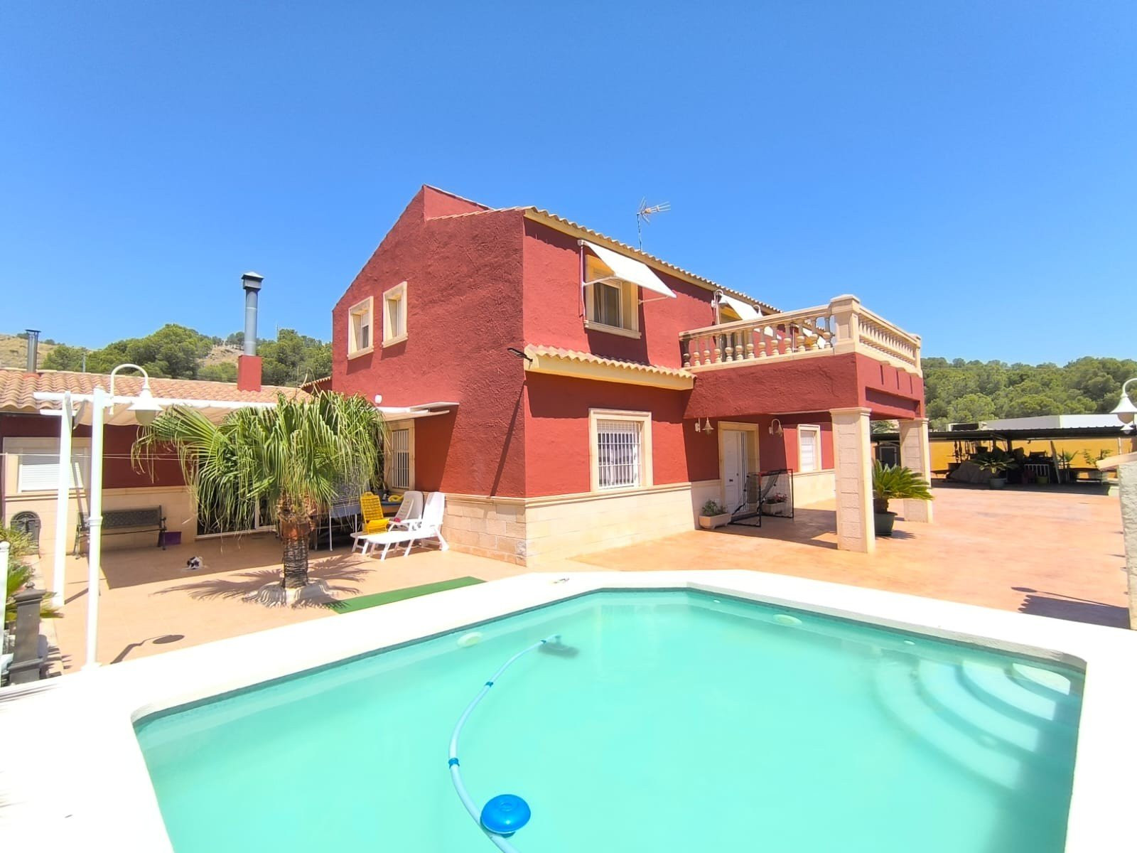 Villa in Santa Cruz - view 1