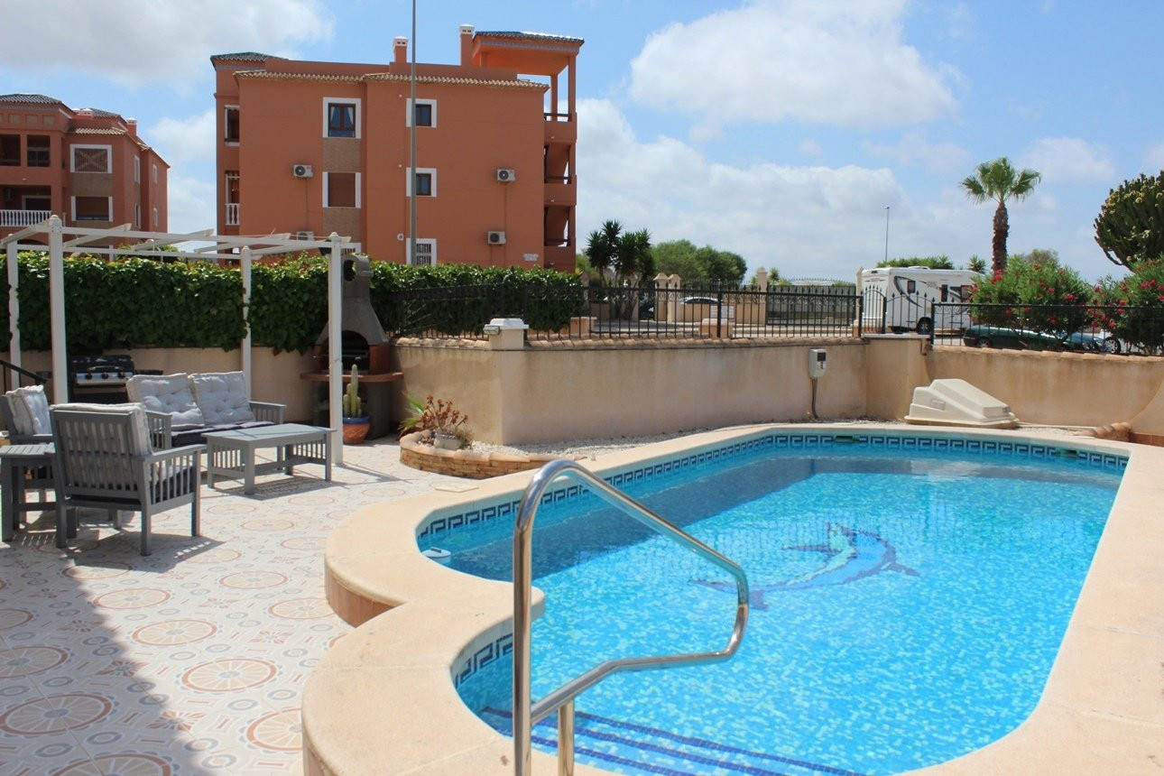 Apartment in Urbanizacion los Balcones - view 1