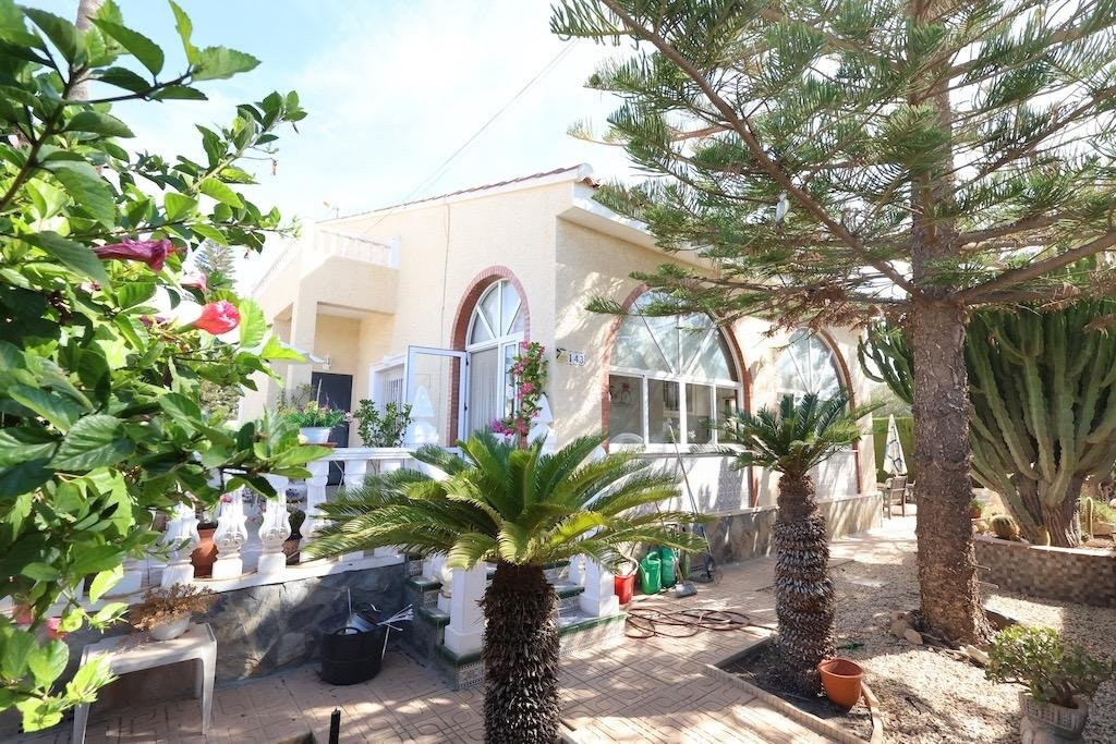 Villa in El Chaparral - view 1