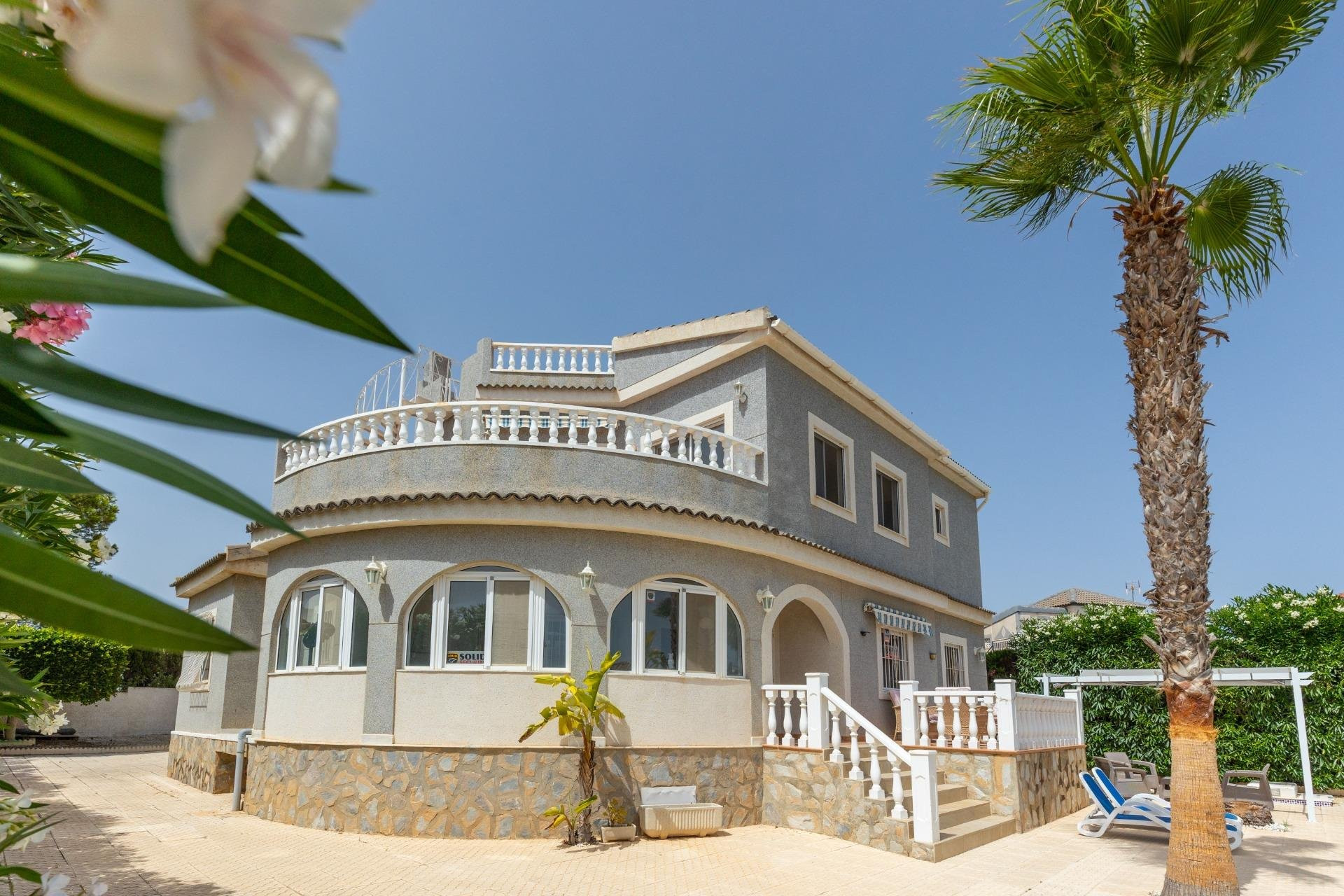 Villa in San Fulgencio - view 1