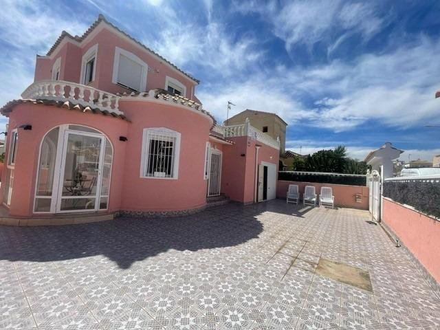 Villa in Urbanizacion los Balcones - view 1