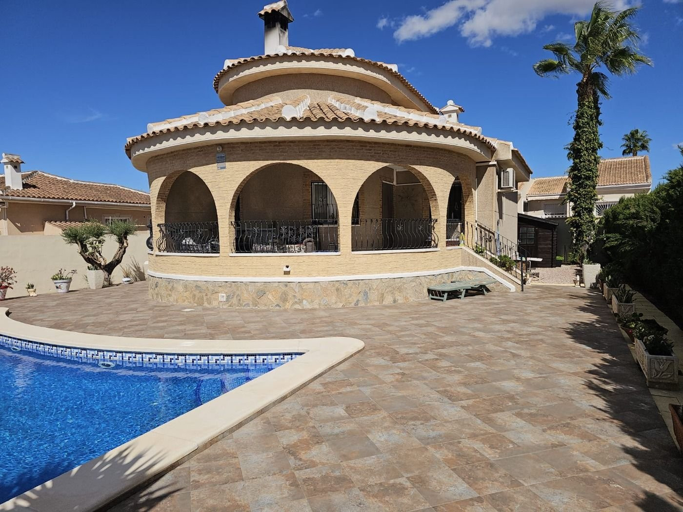 Villa in Alicante - view 1