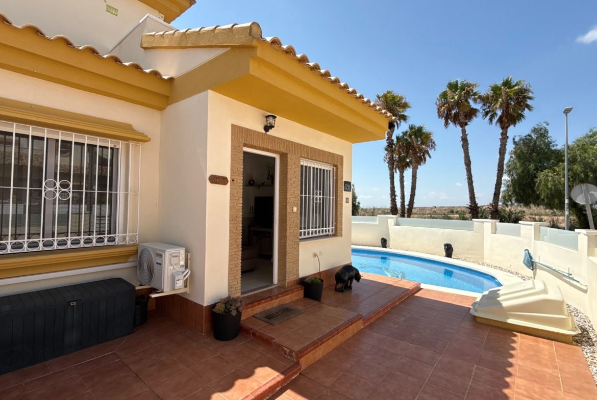 Villa in Santa Cruz - view 1