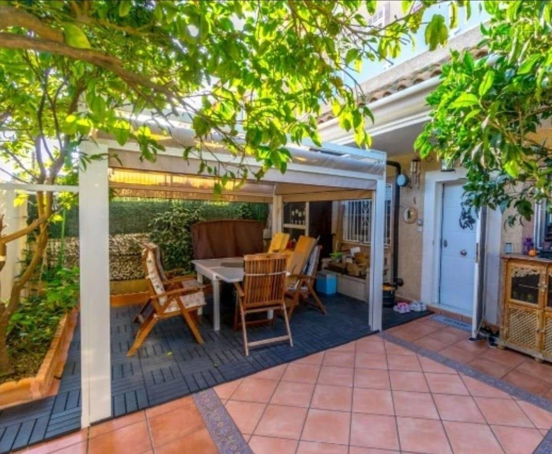 House in Alicante - view 1
