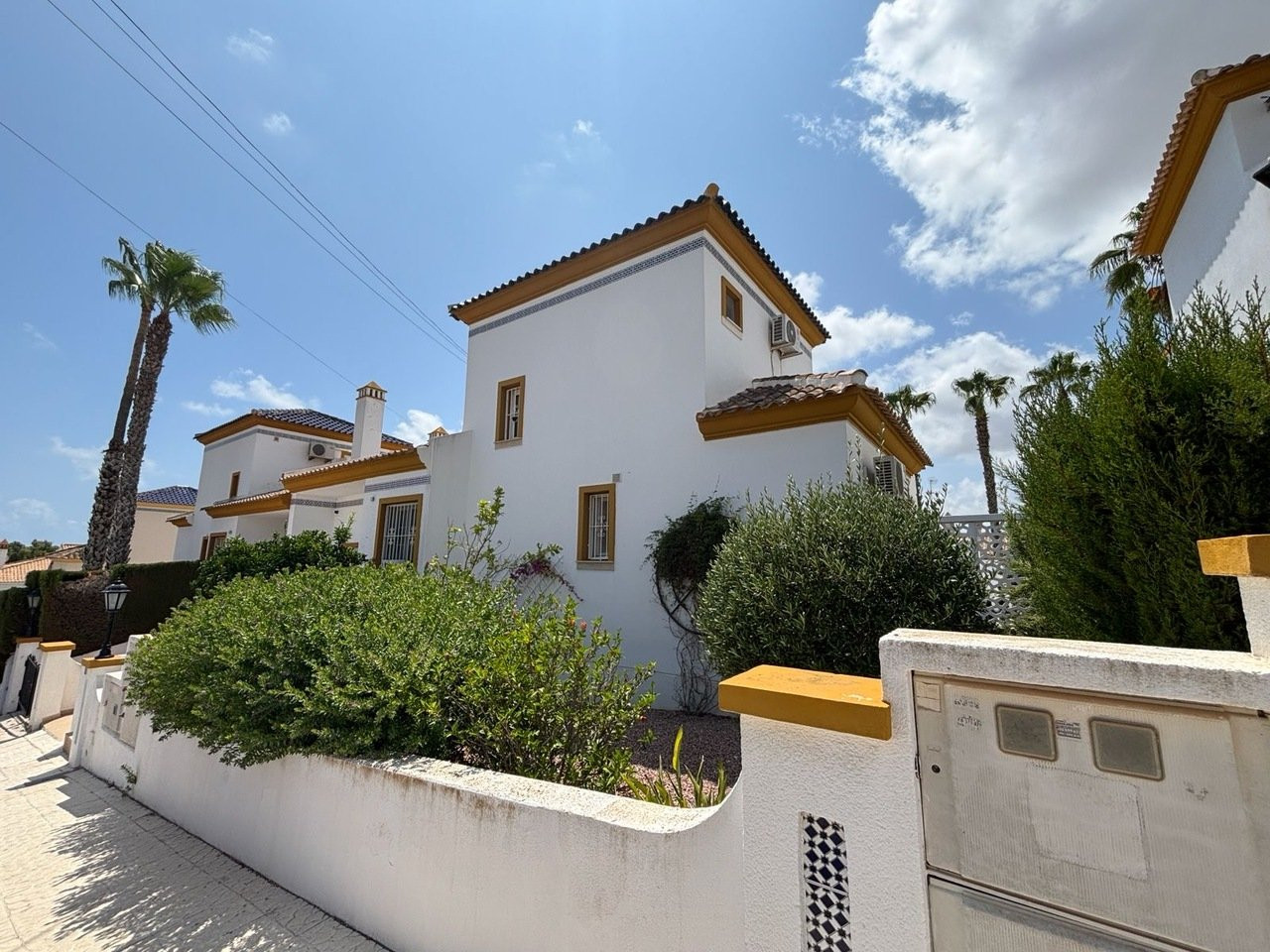 Villa in Villamartin de Villadiego - view 1