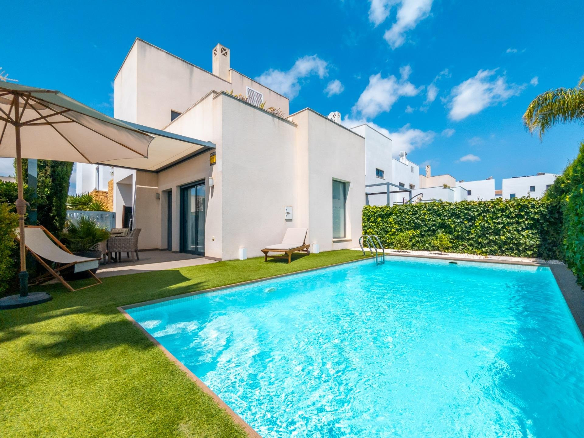 Villa in Alicante - view 1