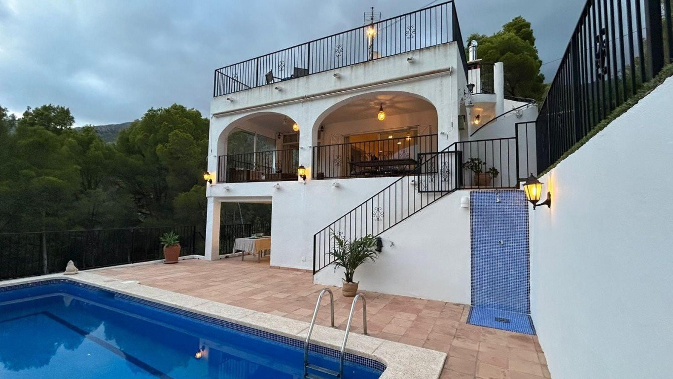 Villa in Altea - view 1