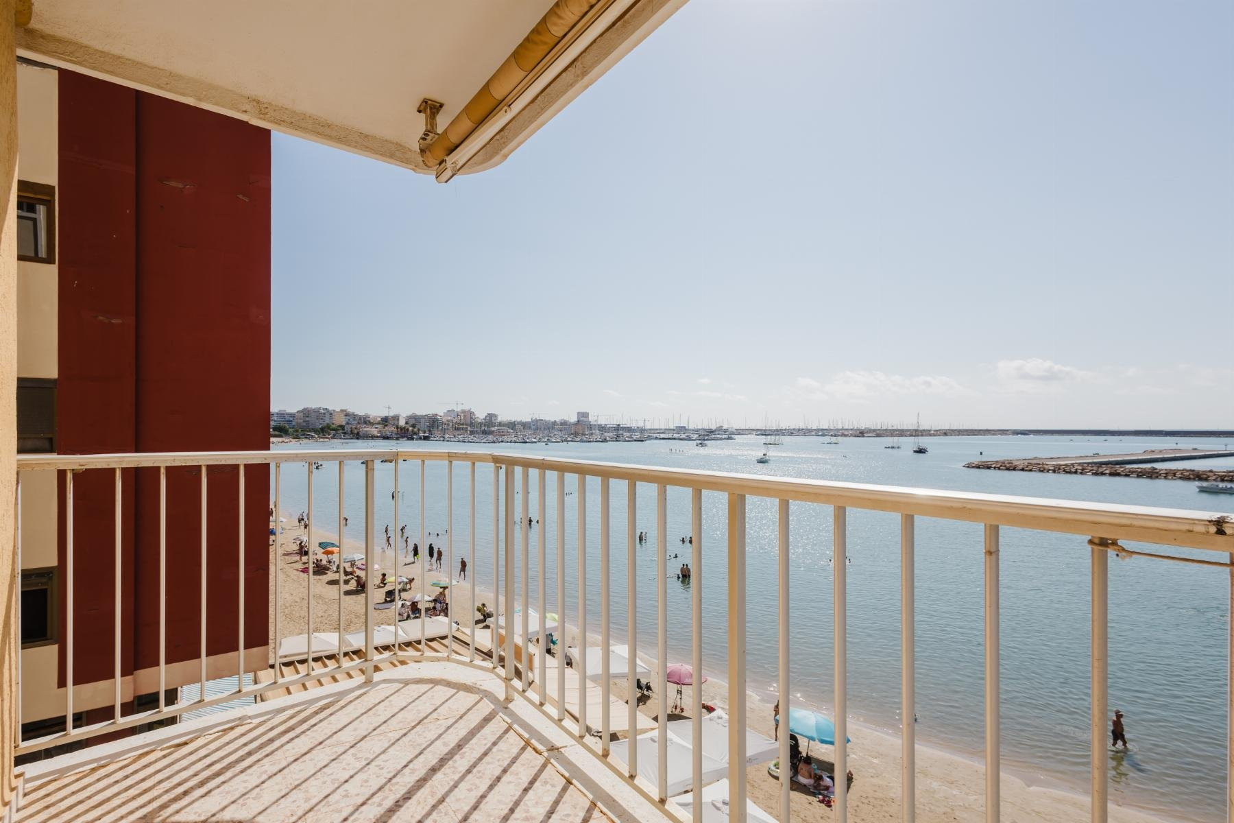 Apartment in Alicante - view 1