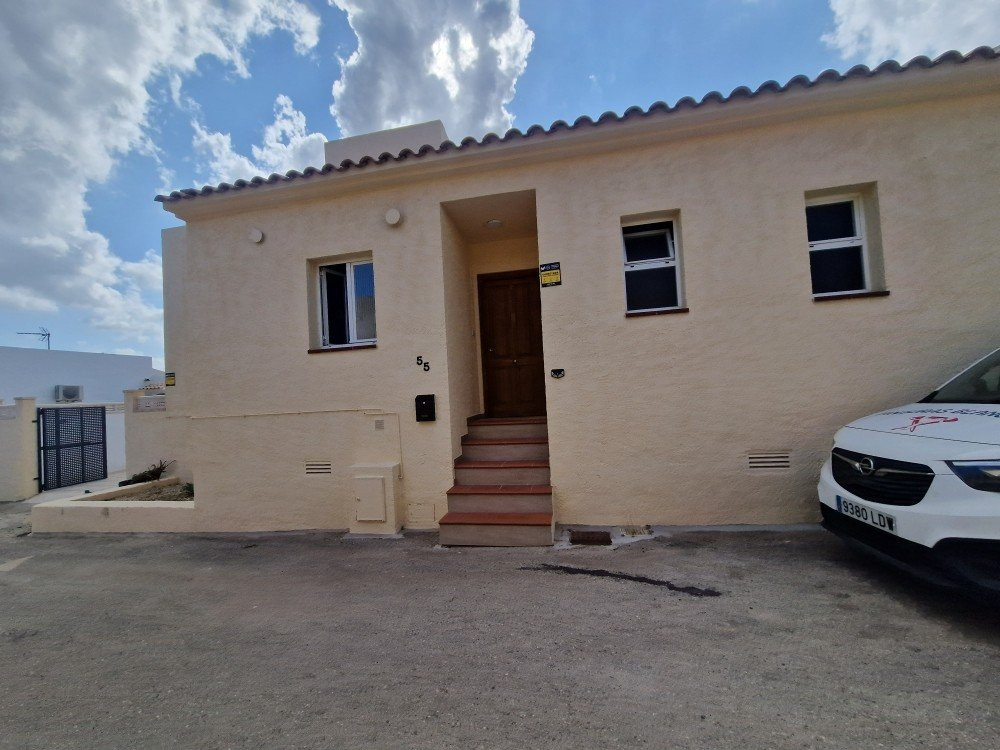 Villa in La Nucia - view 1