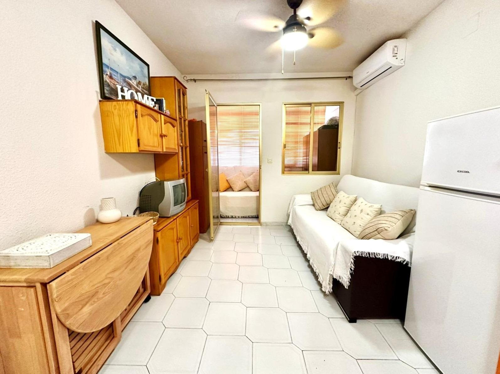 Apartment in Alicante - view 1