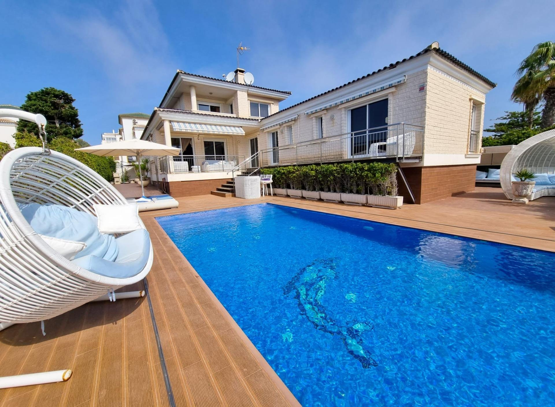 Villa in Alicante - view 1