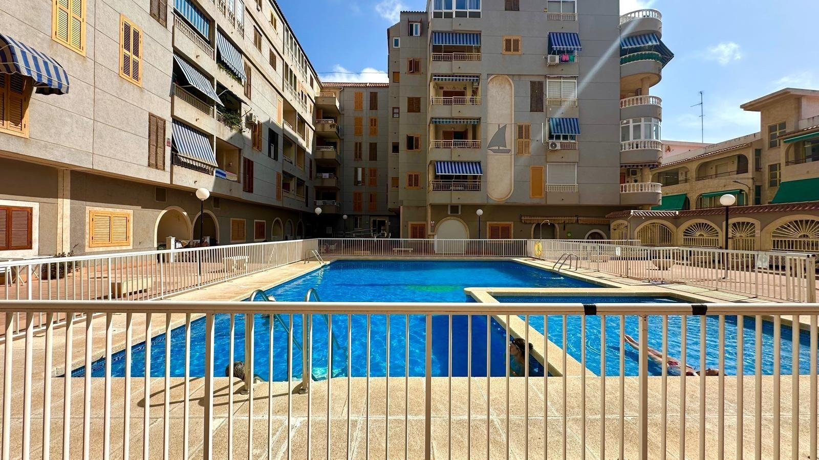 Apartment in Alicante - view 1