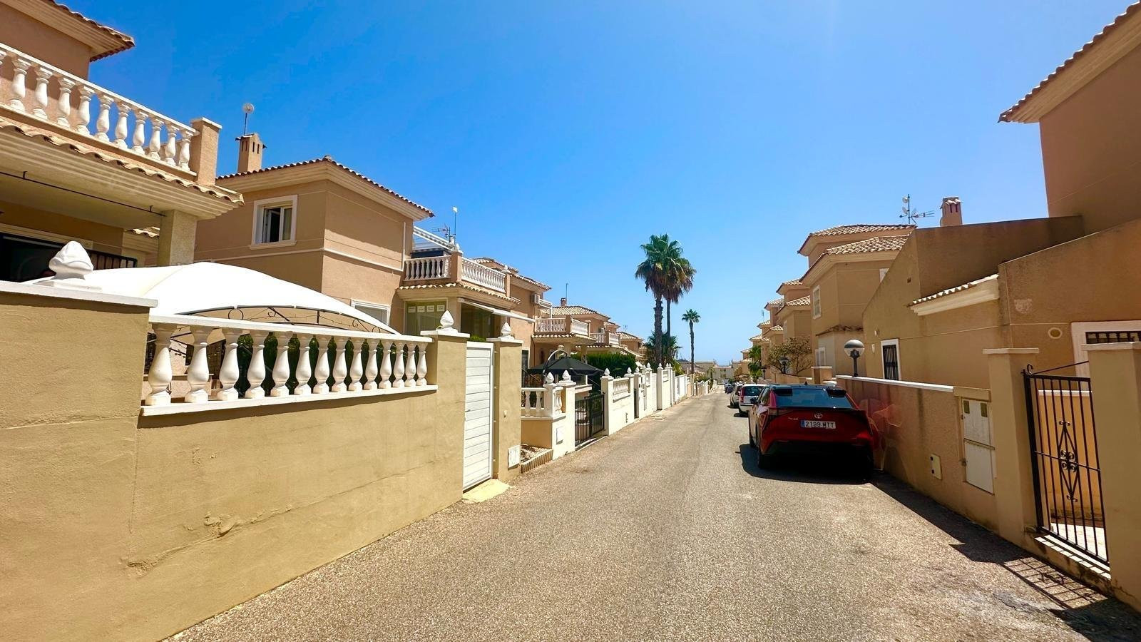 House in Alicante - view 1