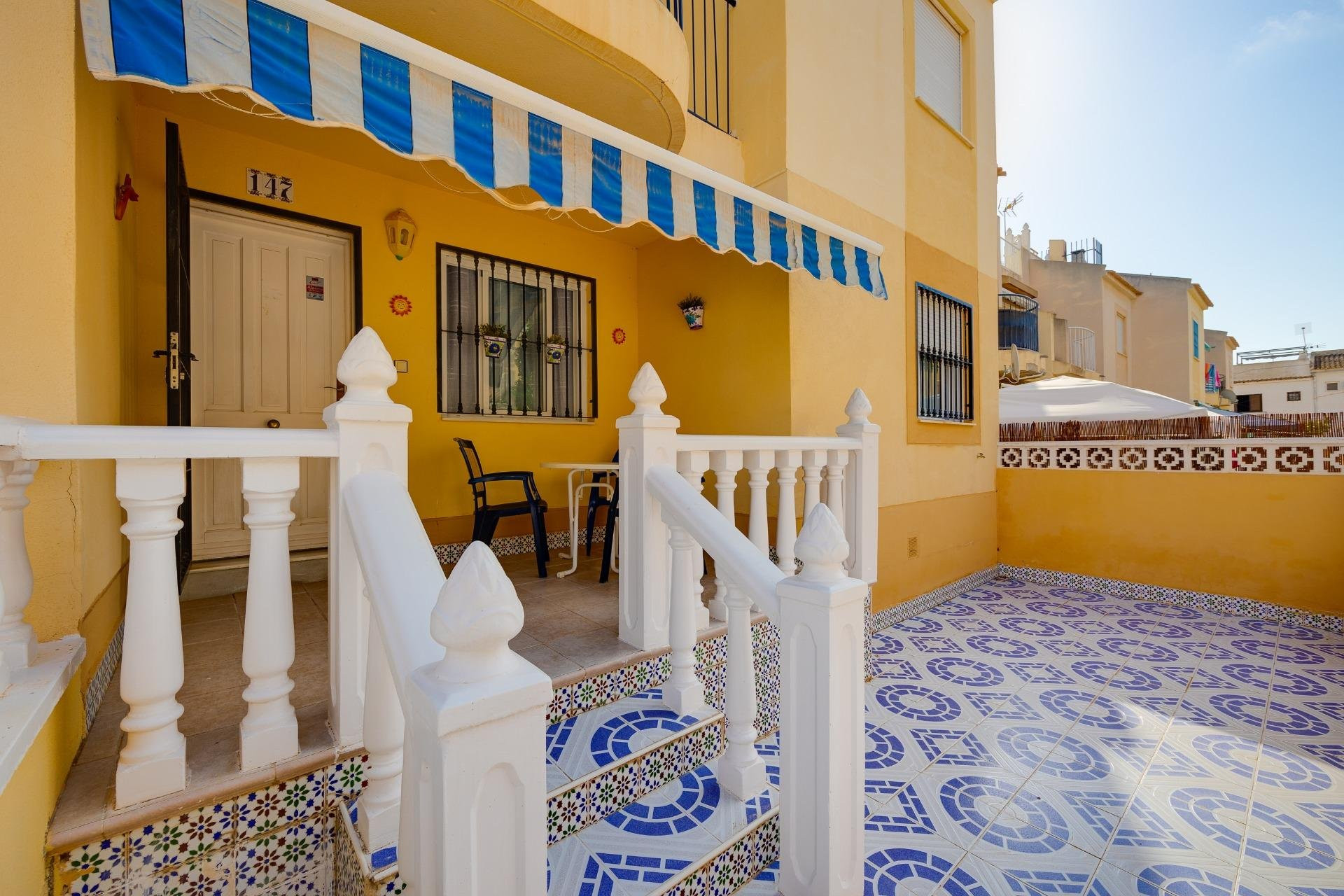 House in Alicante - view 1