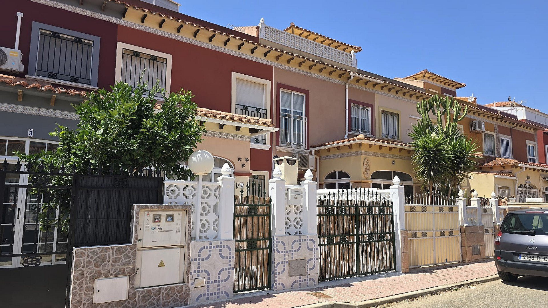House in Alicante - view 1