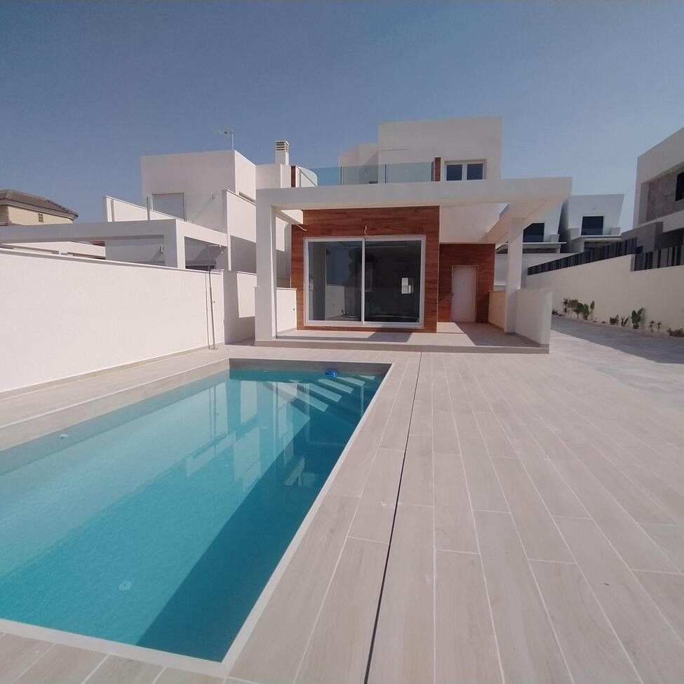 House in Alicante - view 1