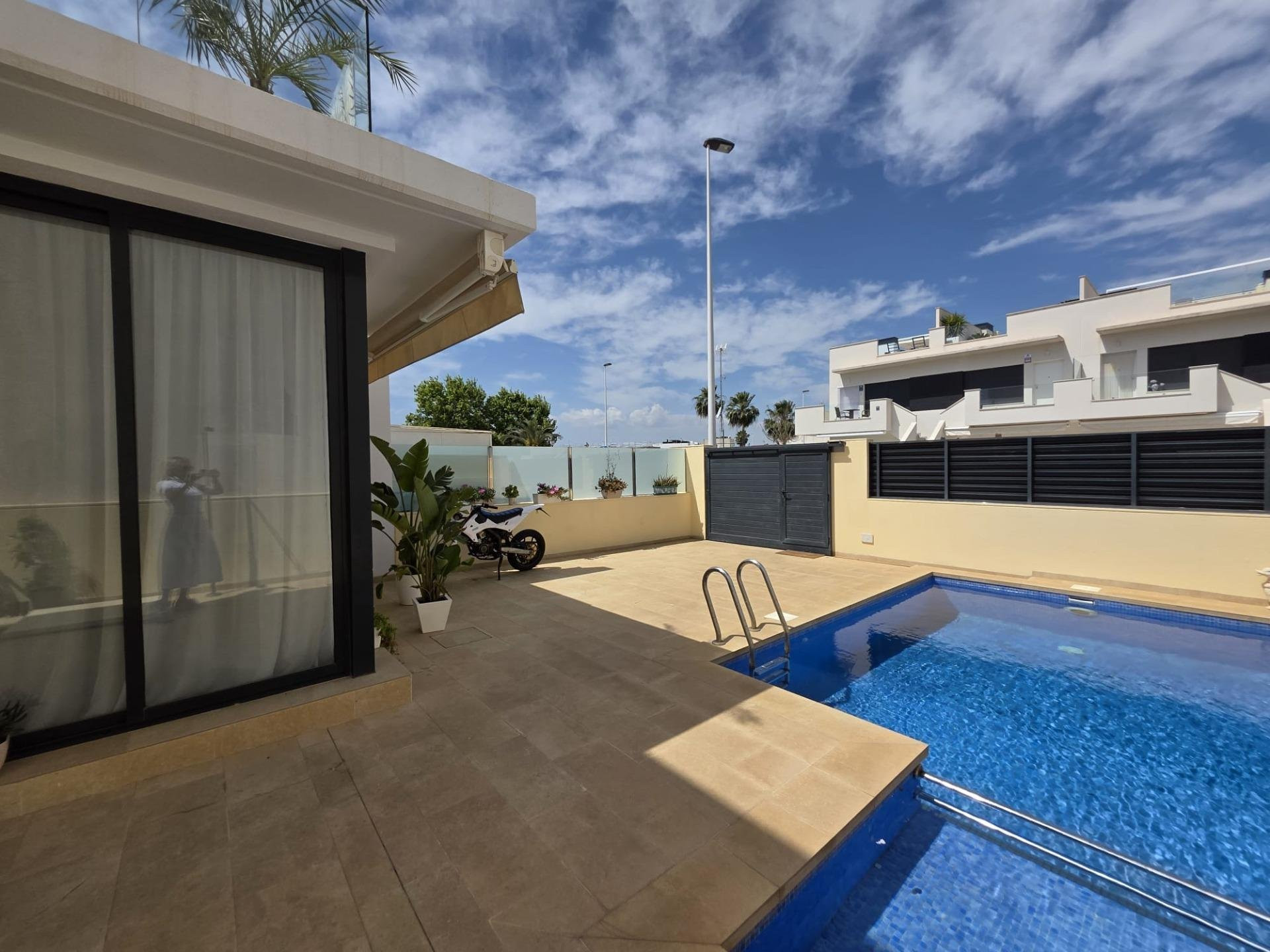 House in Santa Cruz - view 1