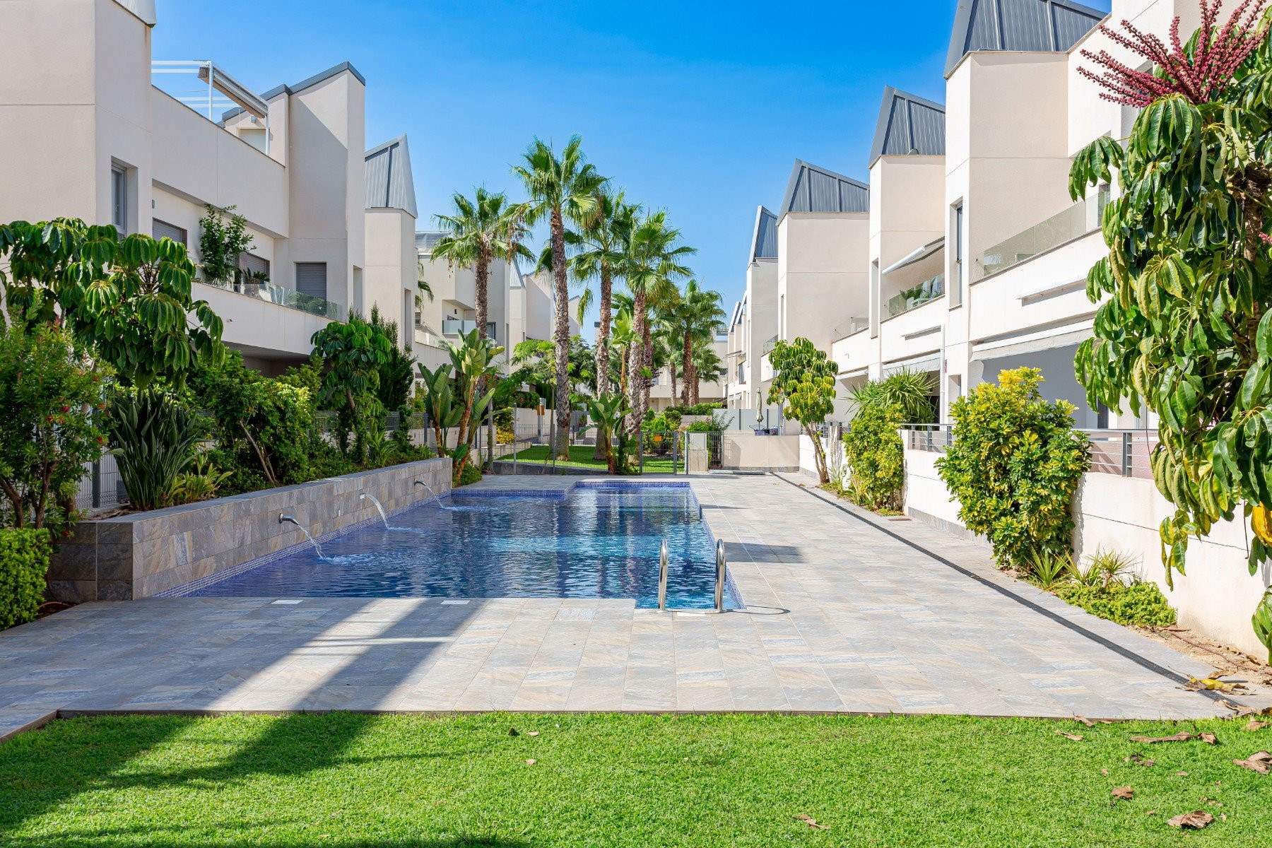 Apartment in Alicante - view 1