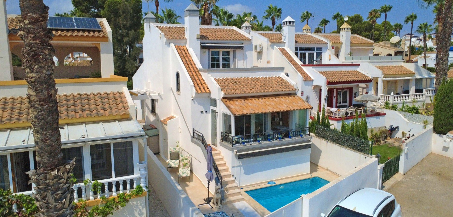 Villa in Villamartin - view 1