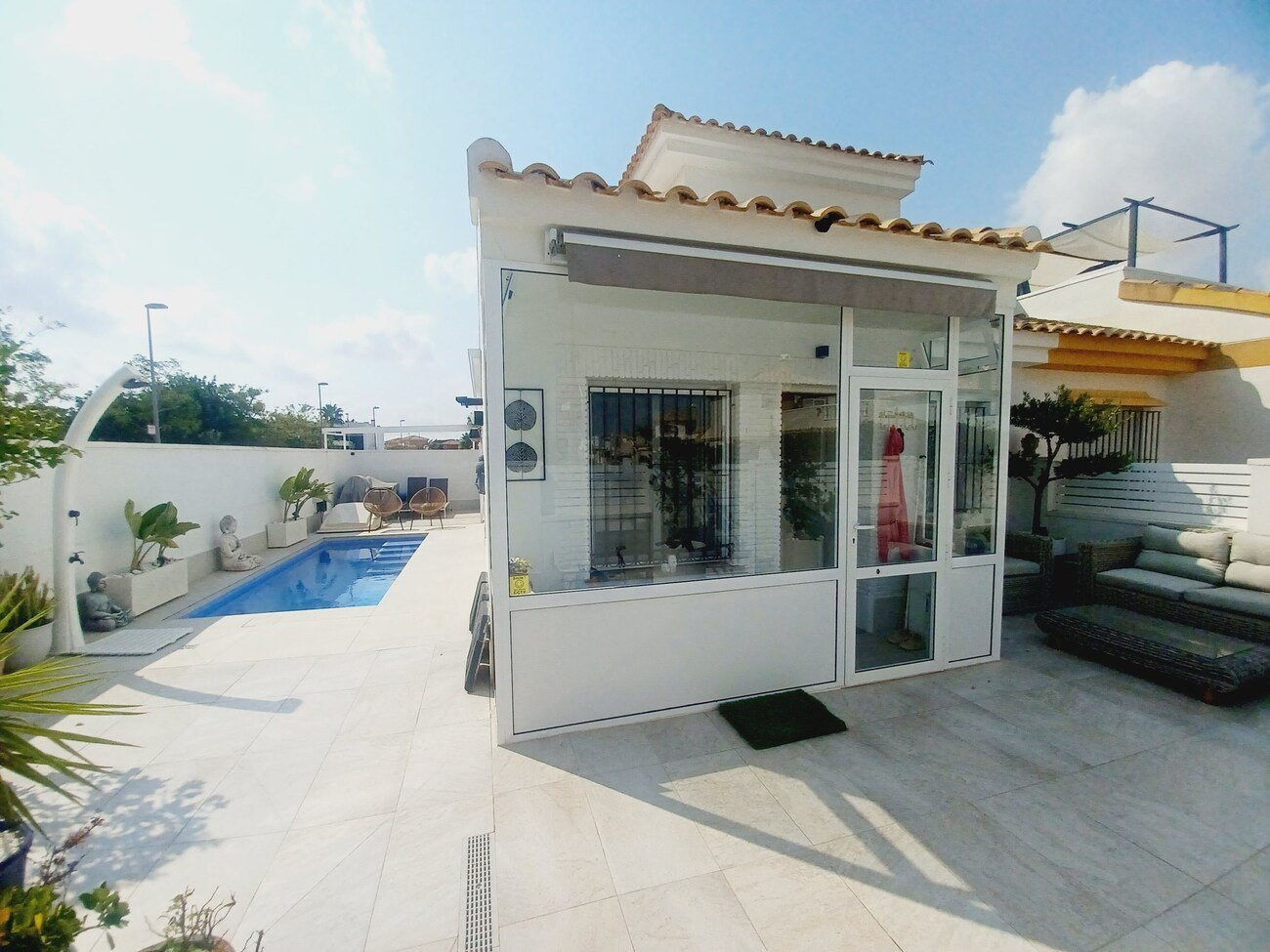 Villa in Santa Cruz - view 1
