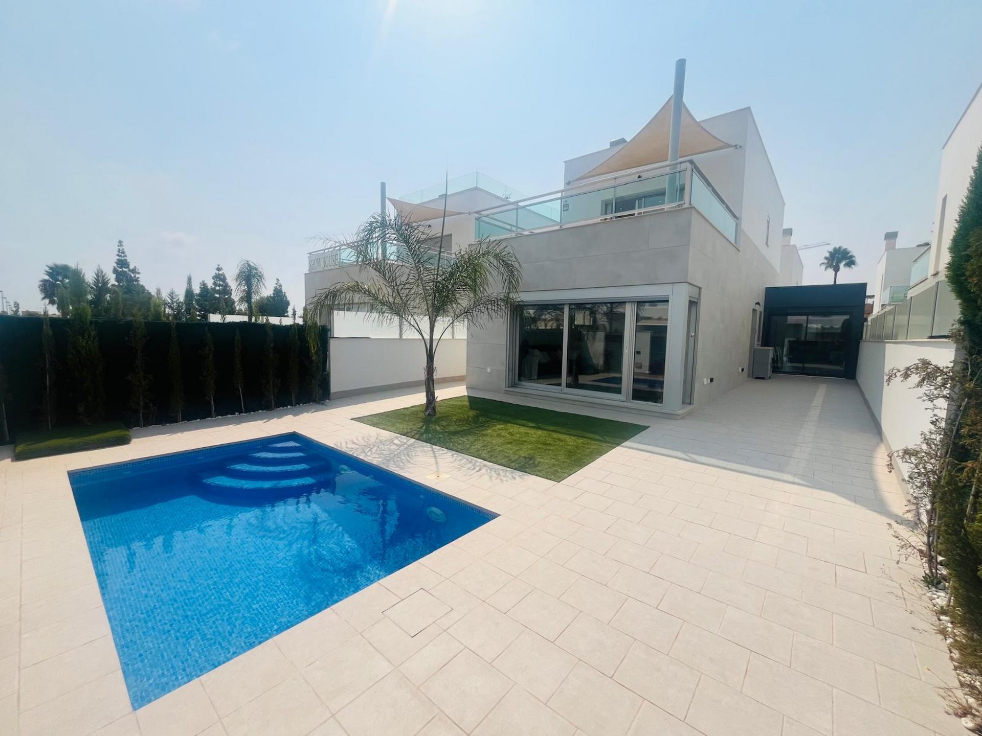 Villa in Santa Cruz - view 1