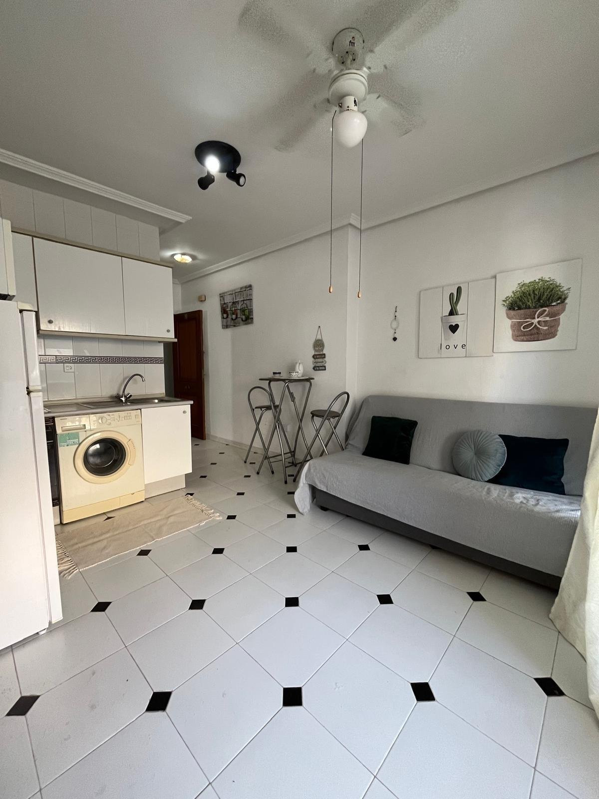 Apartment in Torrevieja - view 1