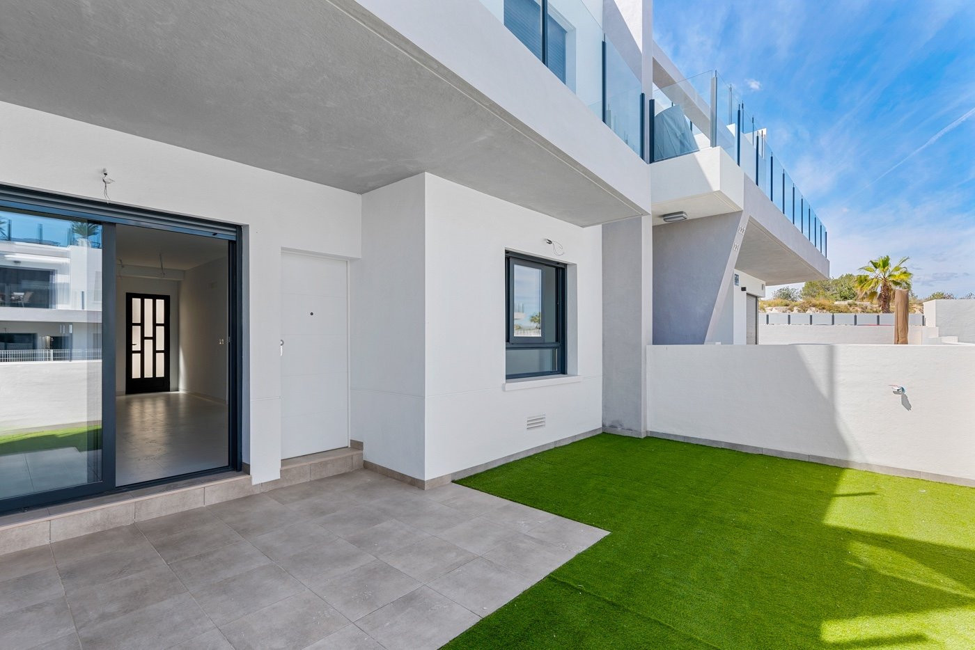 Apartment in Alicante - view 1